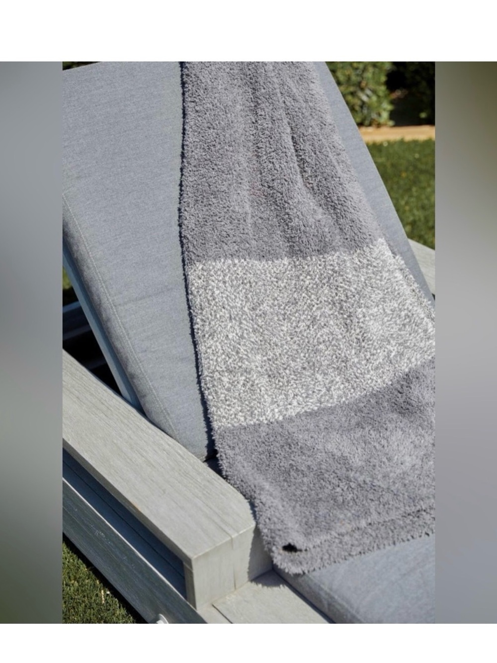 NWT Barefoot Dreams Blanket - Picture 2 of 3